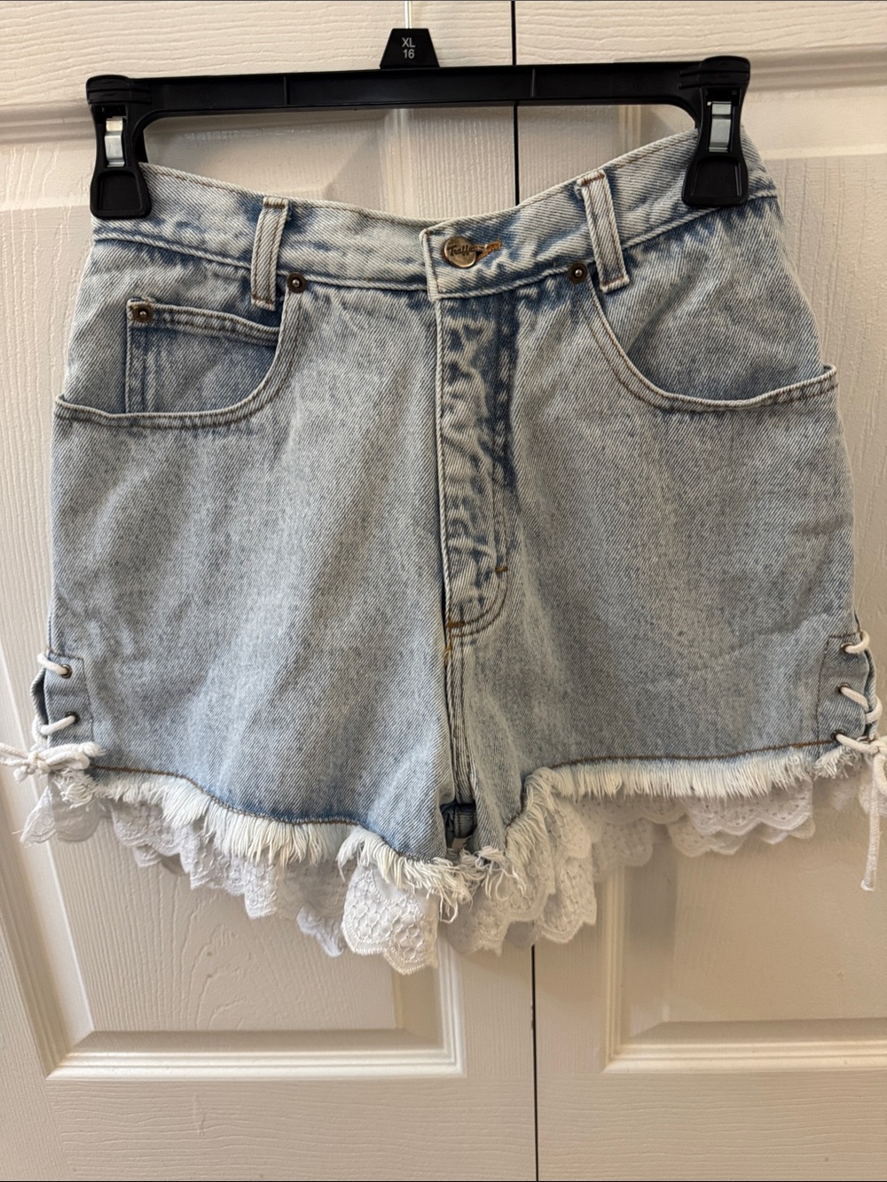Vintage Traffic Light Wash Denim Shorts with White Lace Trim